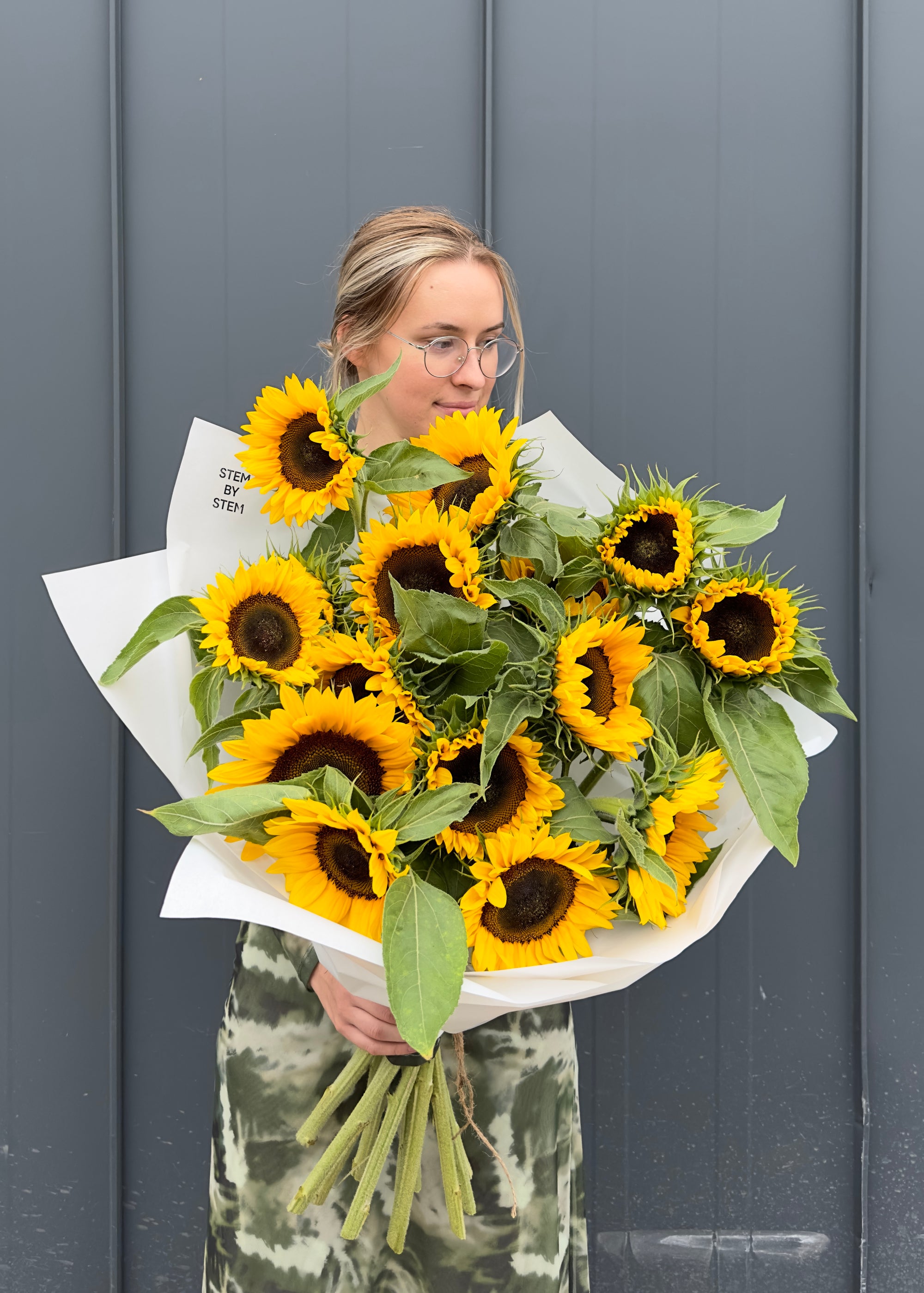 Mono bouquet|sunflowers