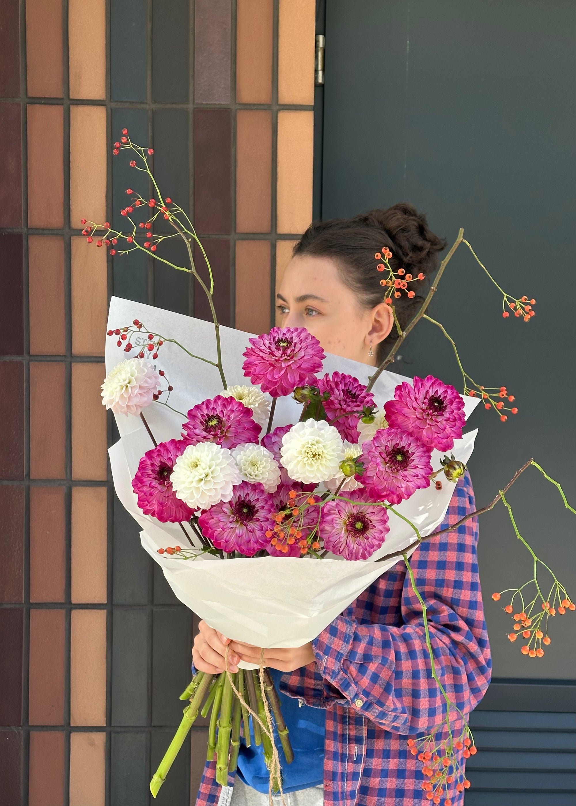Mono bouquet | dahlias