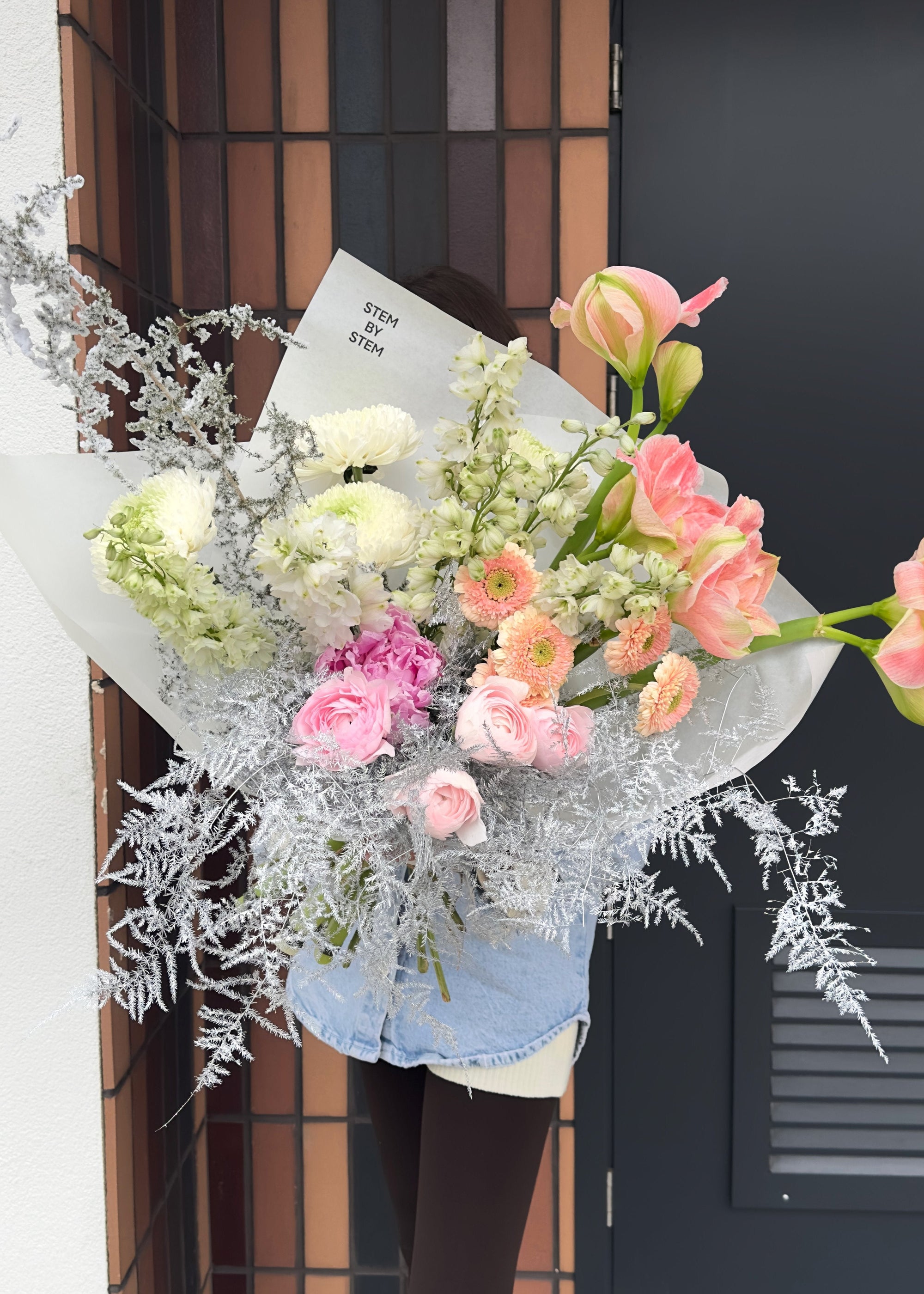 Bouquet white|peach|snow branches - Stem By Stem