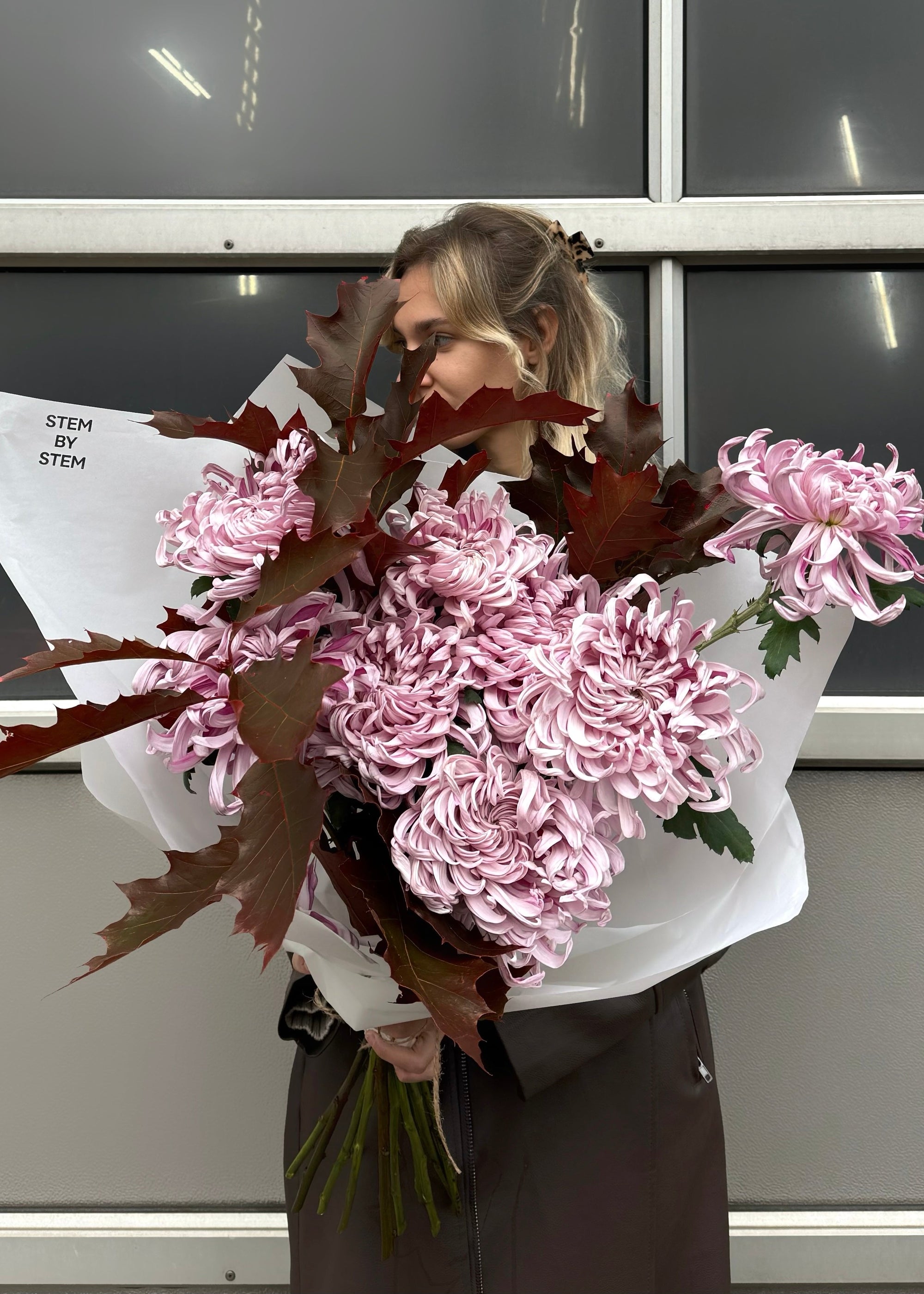 Mono bouquet| Chrysanthemums Vienna - Stem By Stem