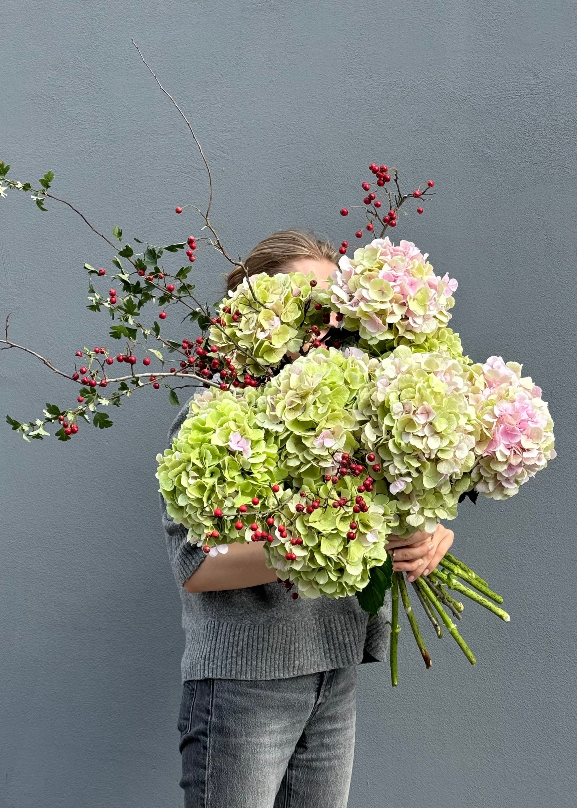 Mono bouquet|hydrangeas + brunches - Stem By Stem