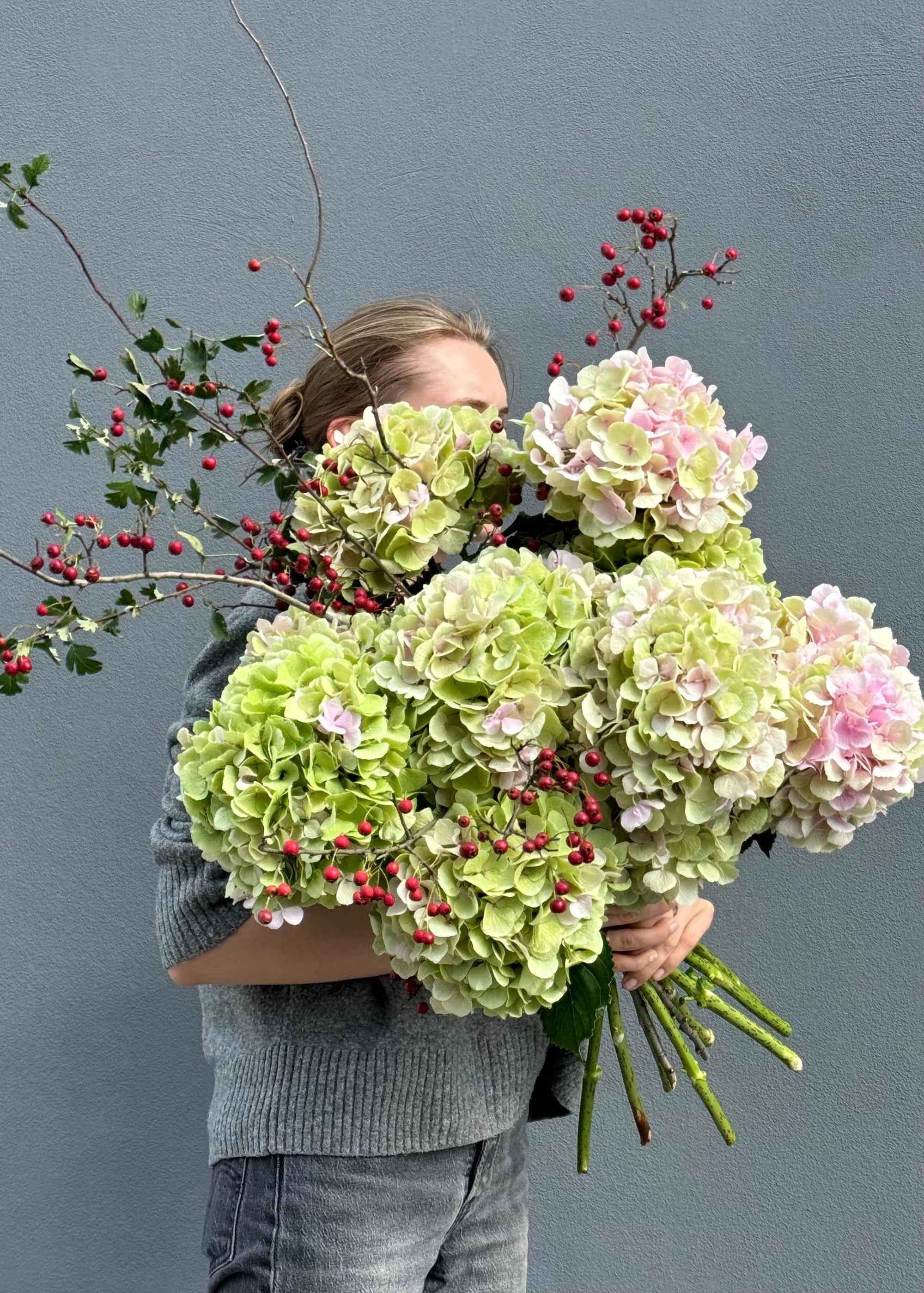 Mono bouquet|hydrangeas + brunches - Stem By Stem