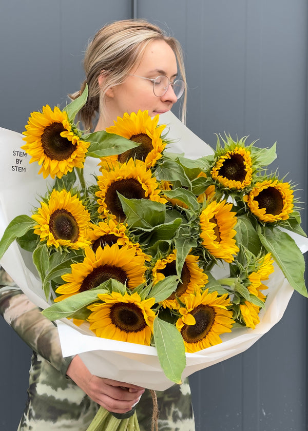 Mono | sunflowers - Stem By Stem